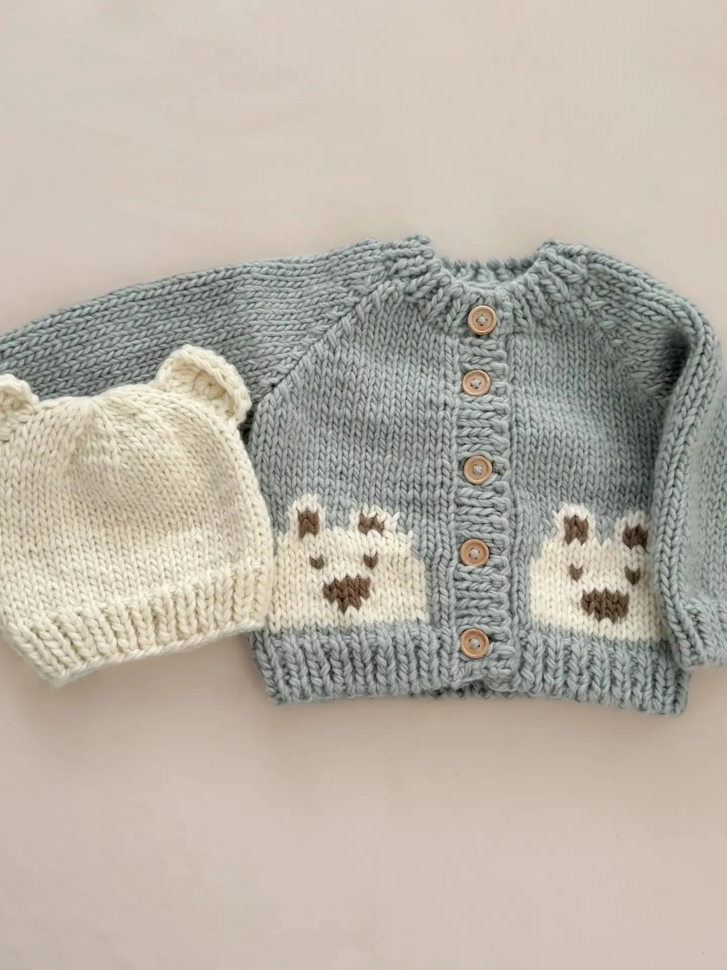 Bear Cardigan Sweater - Bowie Grey